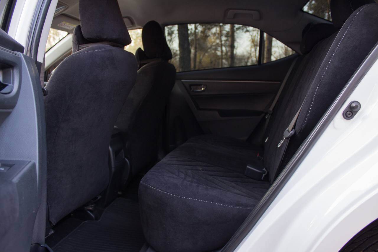 Toyota Corolla 2015 задние сиденья